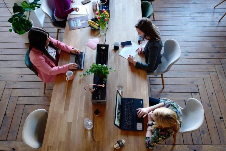 Wbijanie marki w umysły klientów za pomocą e-mail marketingu
