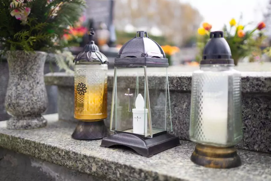 Znicze LED a klasyczne - porównanie