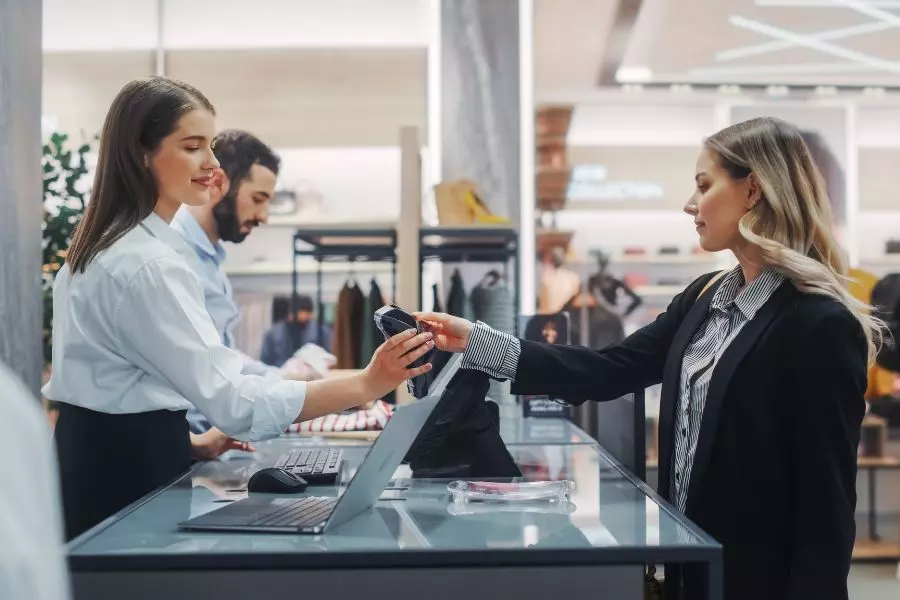 Integracja systemu ERP z POS w sklepie odzieżowym